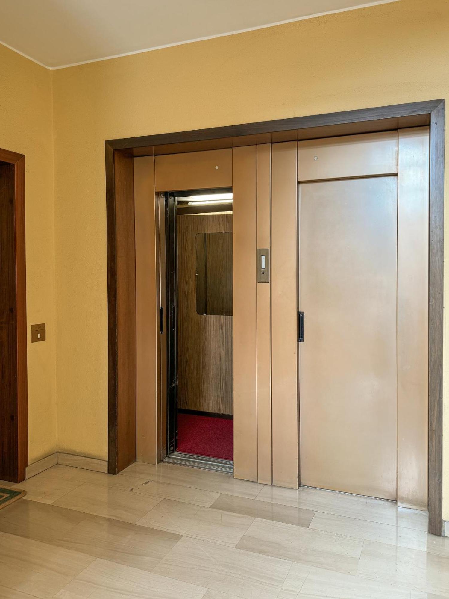 Free Parking - 5 Star - Sauna Luxury Apartment Milano Esterno foto